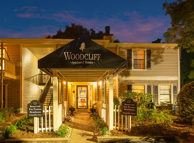 Woodcliff apartments leasing center in Pensacola, Florida